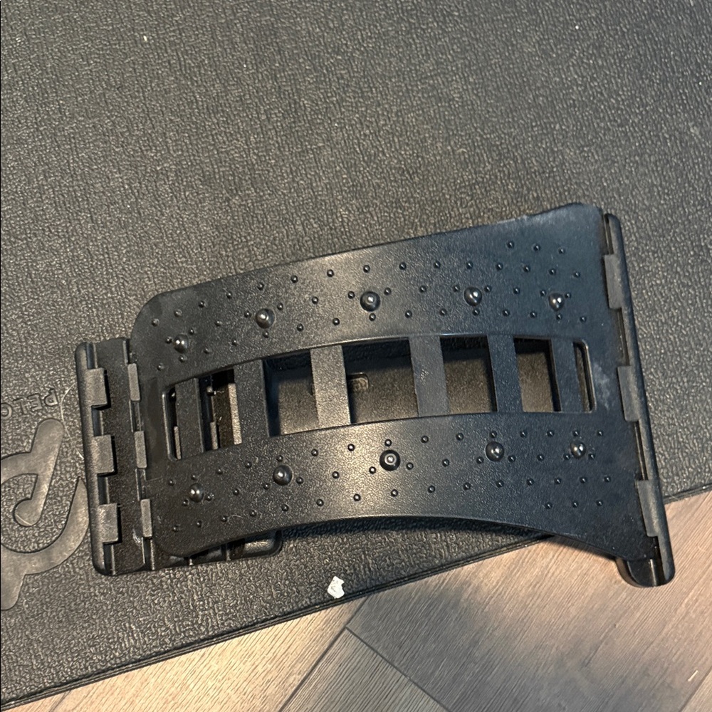 Black Back Stretcher